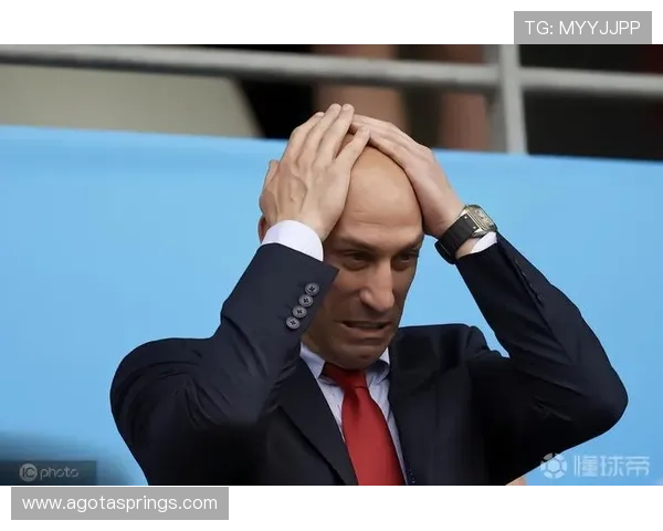 毕包官方：已将尼科病历转交西足协，后者评估他是否退出名单